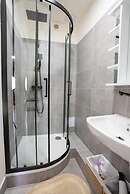White Wolf House Hostel & Apartments