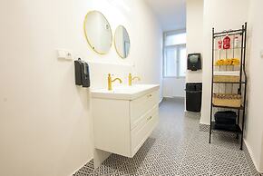 White Wolf House Hostel & Apartments
