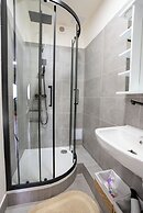 White Wolf House Hostel & Apartments