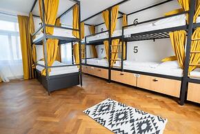 White Wolf House Hostel & Apartments