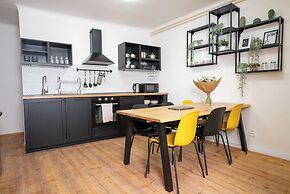 White Wolf House Hostel & Apartments