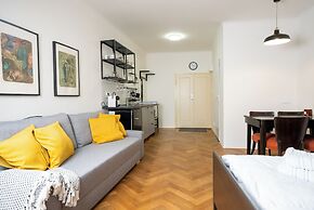 White Wolf House Hostel & Apartments