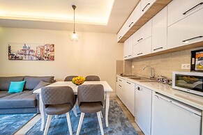 Seafront Apartments Petrovac