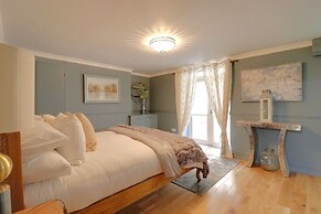 Central Brighton Apartment