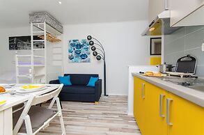Apartment Blue sun