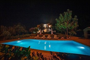 Villa Flower Garden With Pool