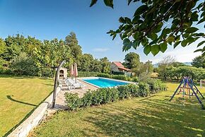 Villa Flower Garden With Pool