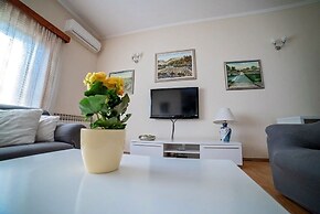 Villa Flower Garden With Pool