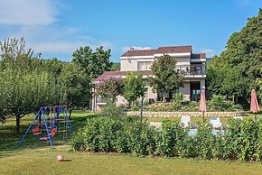 Villa Flower Garden With Pool