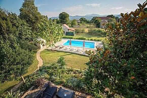 Villa Flower Garden With Pool