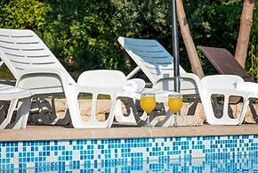 Villa Flower Garden With Pool
