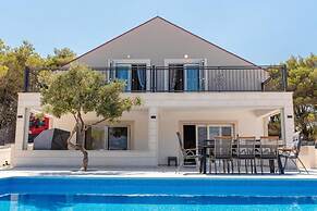 Villa Azure Bay