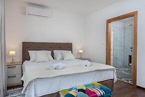 Villa Azure Bay