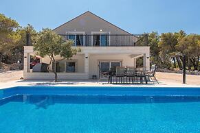 Villa Azure Bay