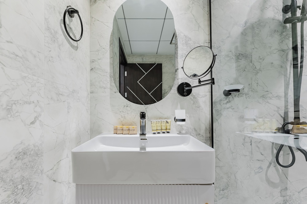 PVH - Opalz By Danube - Studio with Pool