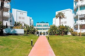 Beachfront Apartment in Puerto Banus. Playa Rocio