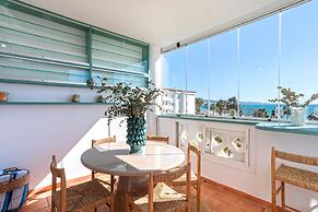 Beachfront Apartment in Puerto Banus Playa Rocio