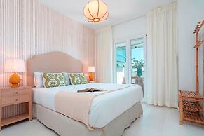 Beachfront Apartment in Puerto Banus Playa Rocio