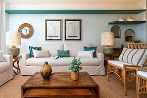 Beachfront Apartment in Puerto Banus Playa Rocio