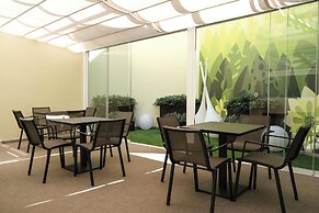 The Leaf Boutique Hotel BY OMID