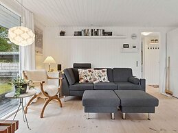 4 Star Holiday Home in Farvang