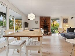 4 Star Holiday Home in Farvang