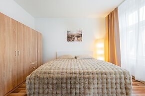 Karlsbad Apartments