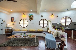 ALAYA STAYS KHADE FARMS 4BHK PetFriendly