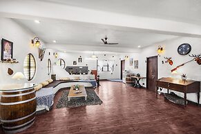 ALAYA STAYS KHADE FARMS 4BHK PetFriendly