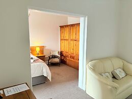The Berkeley Arms Hotel