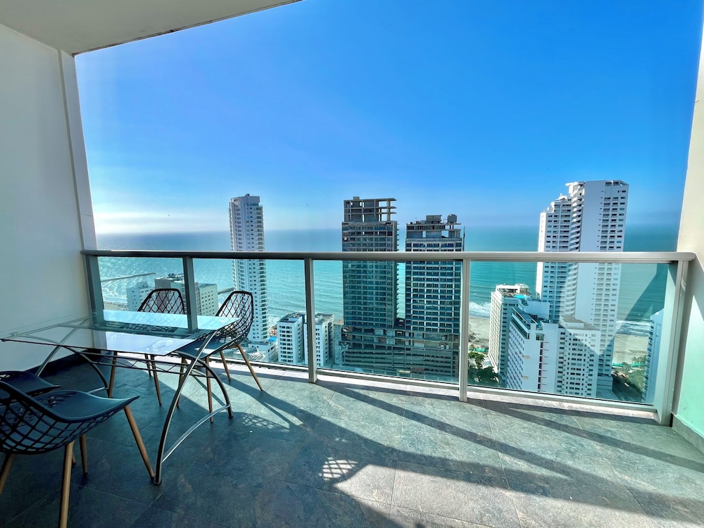 Calamari Homes-Infinitum 3302-Bocagrande