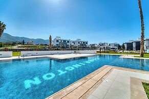 Atlantis Malibu by Carrington
