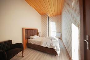AY HANEDAN HOTEL