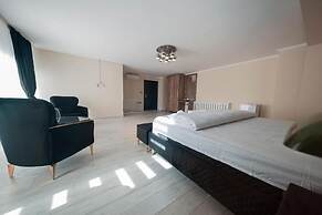 AY HANEDAN HOTEL