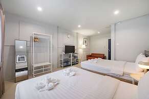 Arun Sa Wad House Sukhumvit 8 Guests