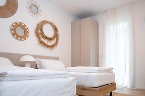 Ariom Apartments
