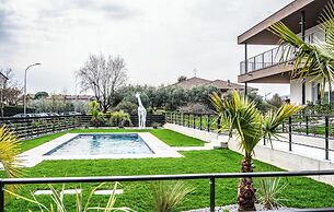 Ariom Apartments