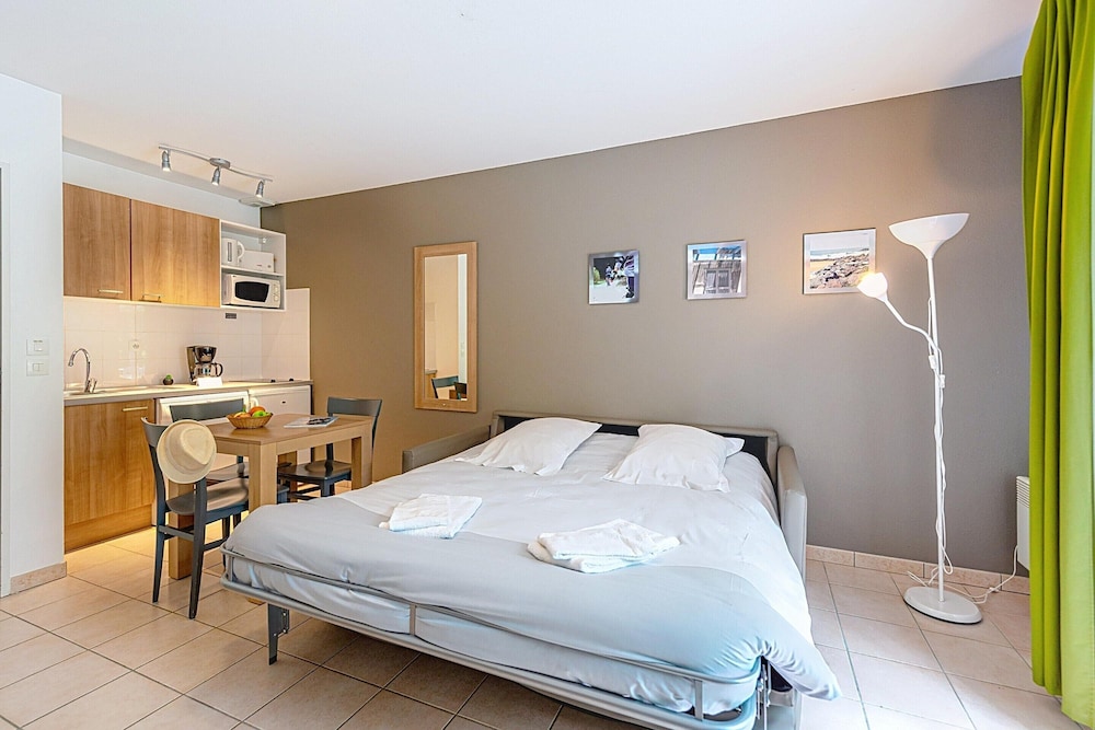 Accessible Apartment With Terrace for 3
