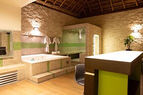 Bora Bora Suites & Villas