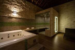 Bora Bora Suites & Villas