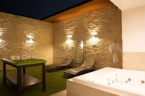 Bora Bora Suites & Villas