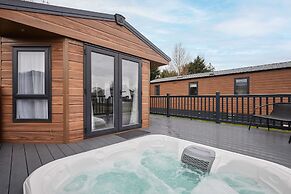 Host Stay Peel Lodge