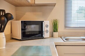 Host Stay Peel Lodge