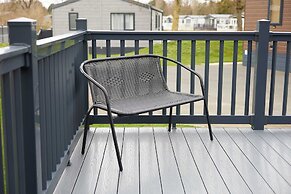 Host Stay Peel Lodge