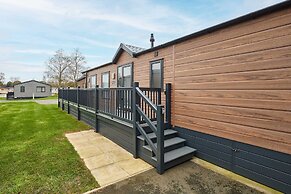 Host Stay Peel Lodge