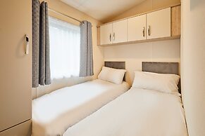 Host Stay Peel Lodge