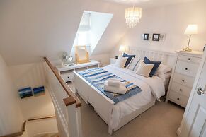 Beautiful Two BD Home Near Cirencester