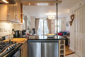 Beautiful Two BD Home Near Cirencester