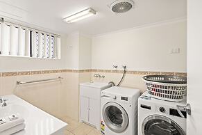 Burleigh Coastal Haven - Kingston 4