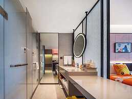 MAISON NEW CENTURY